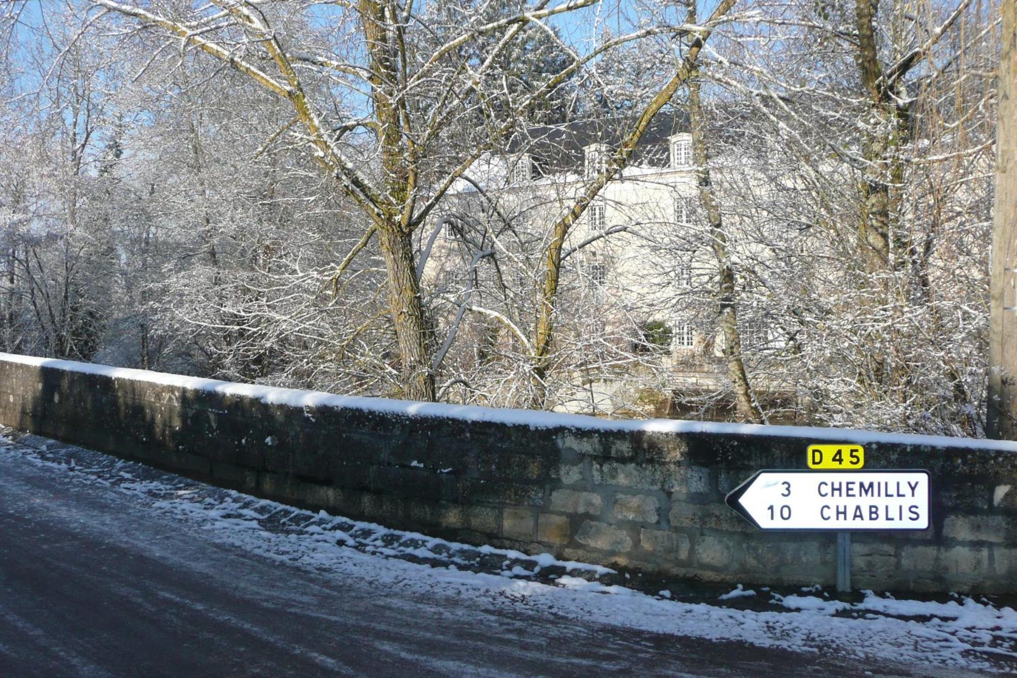 Bed and Breakfast Le Moulin De Poilly Exterior foto